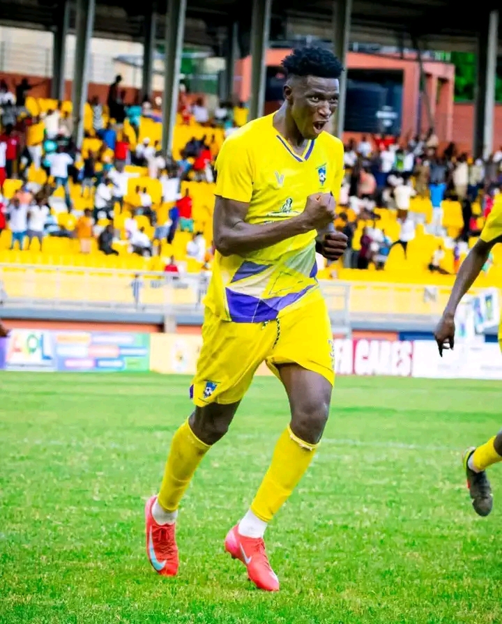 REPORTS: Simba SC Set Sights on In-Form Midfield Maestro Salim Adams